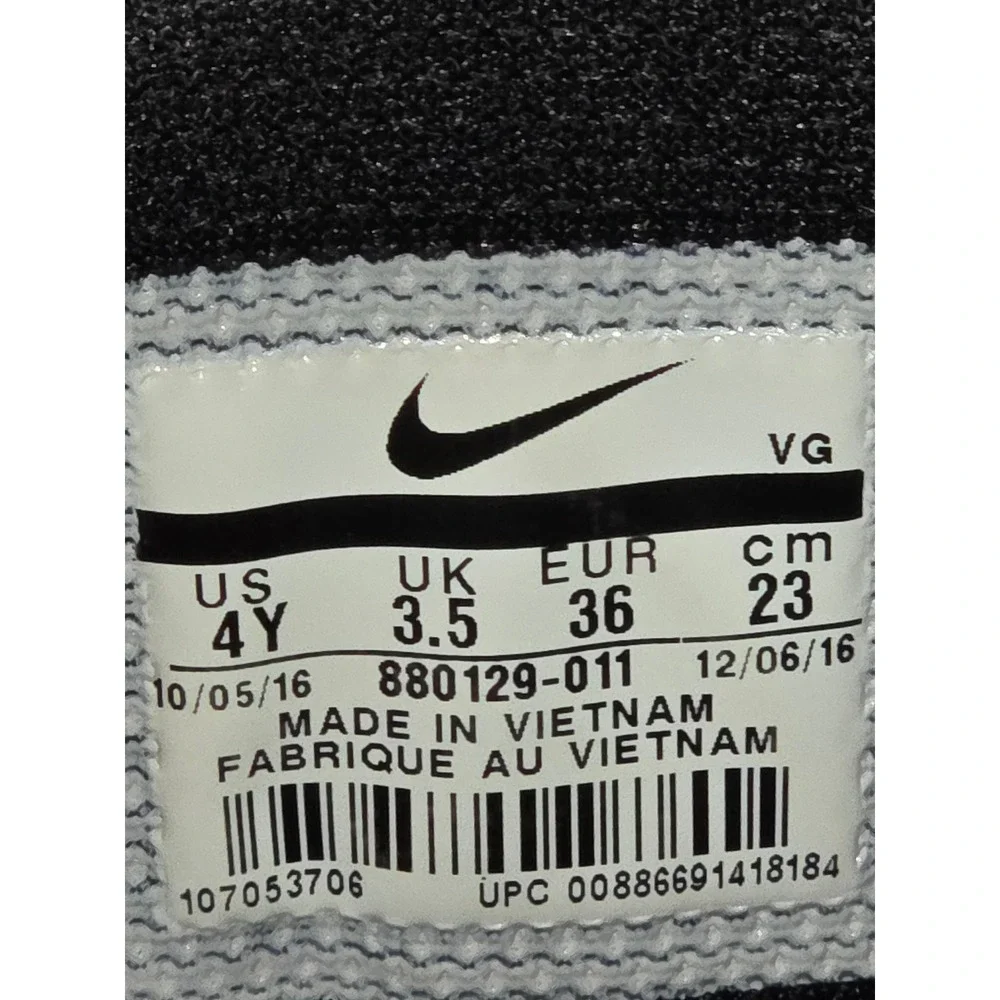 Nike Alpha Menace Shark 2 Football‎ Cleats Black White Youth Size 4Y